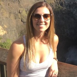 Meet your Posher, Carolyn